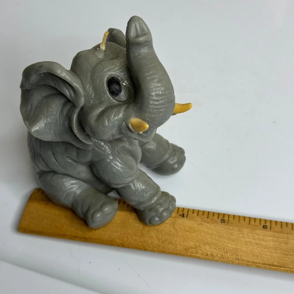 Vintage Baby‎ Elephant Sitting Candle Gray Tusk Eyes Novelty Gift Wax Unscented